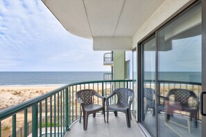 Property grounds - Summer Beach 404 is a Beach front Family vacation Dream! (Ocean City)