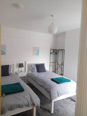 3 bedrooms, iron/ironing board, free WiFi, bed sheets