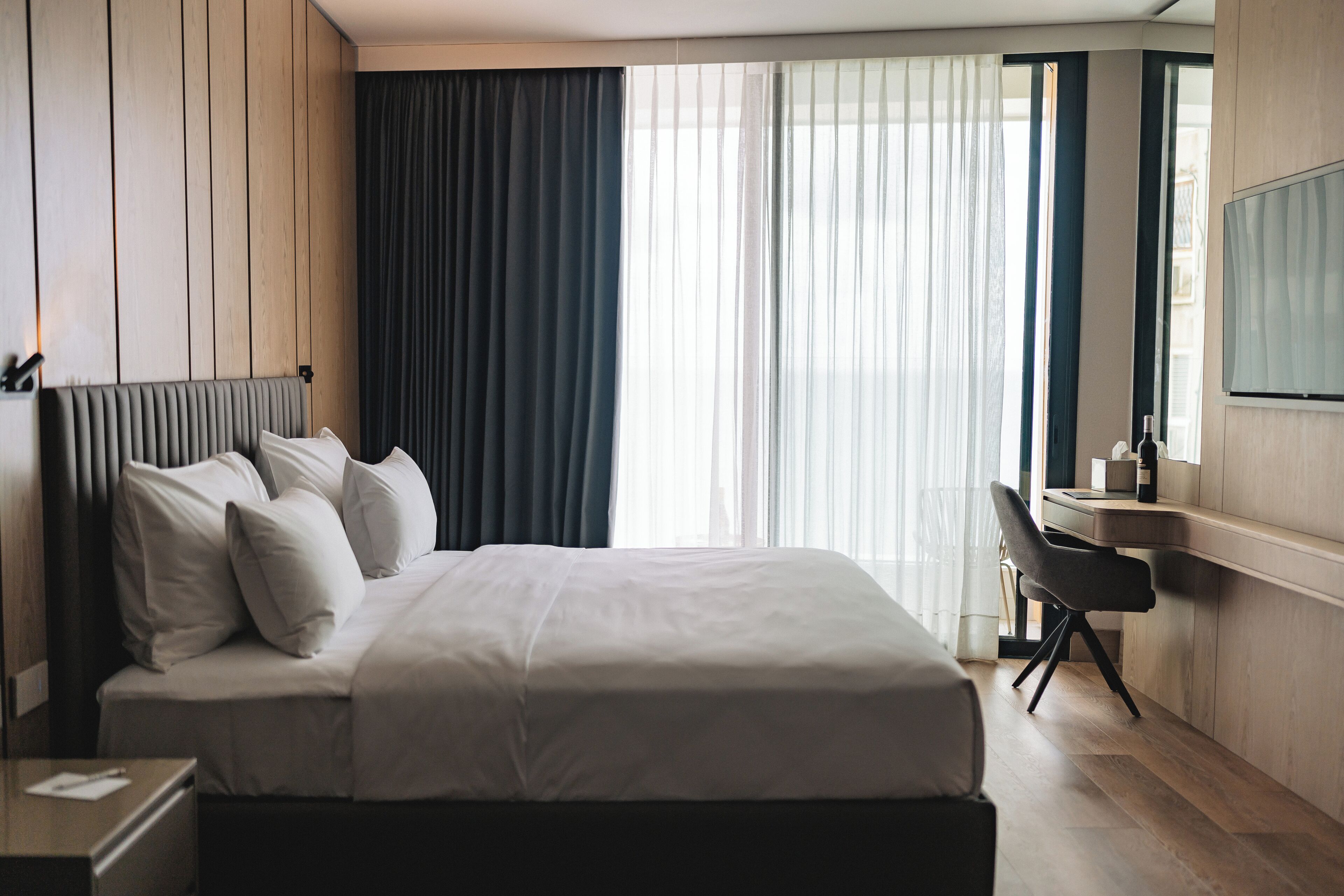 Habitación Deluxe | Baño | Regadera, regadera tipo lluvia, secadora de cabello, batas 