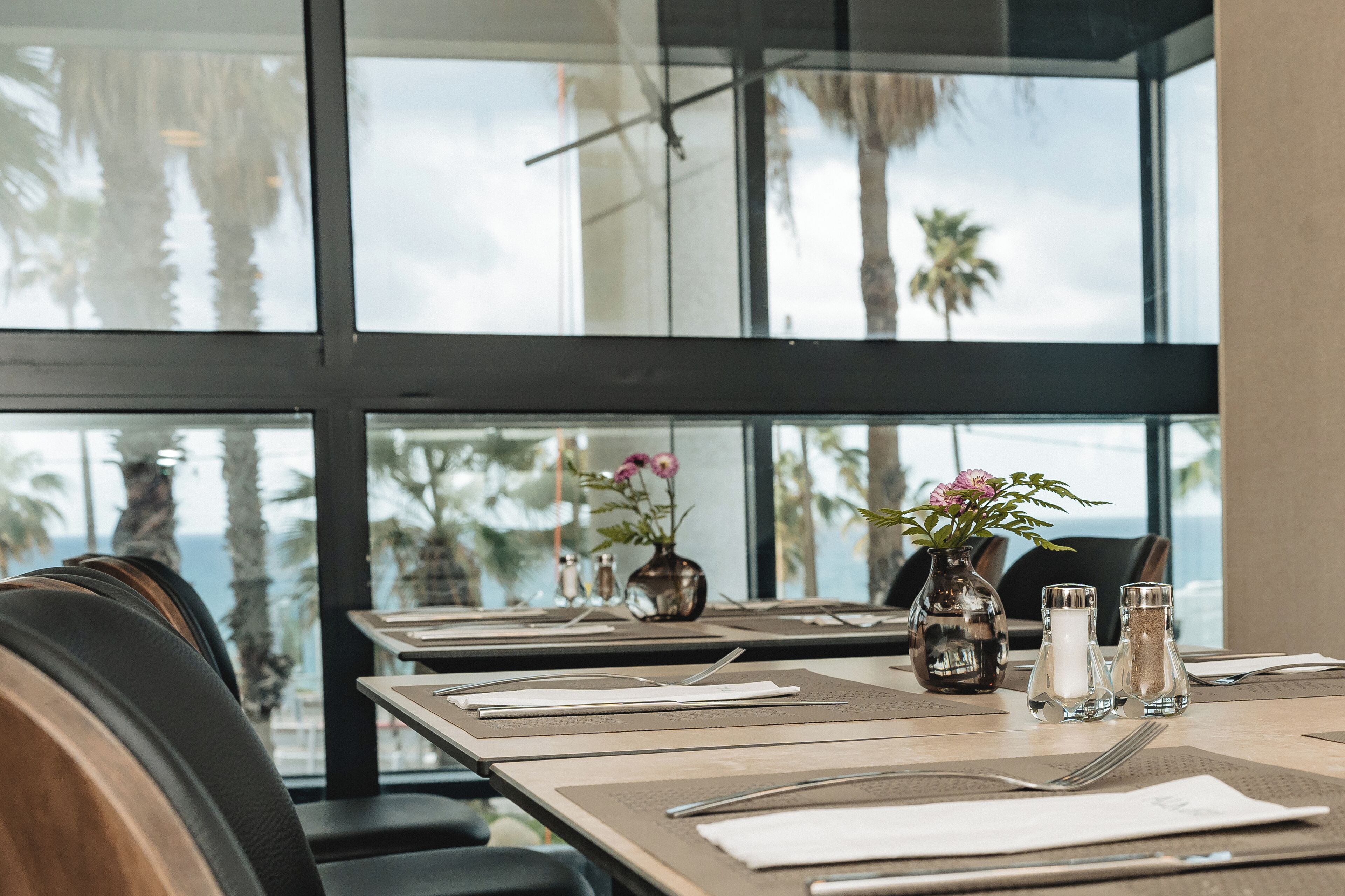 Päivittäinen buffetaamiainen (75 ILS per henkilö)