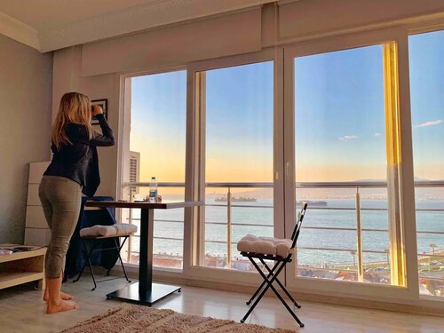 Windows On The Bay - izmir