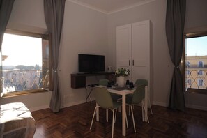 Comfort-Vierbettzimmer | Zimmersafe, Verdunkelungsvorhänge, Bügeleisen/Bügelbrett
