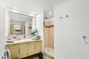 Hair dryer, towels