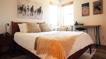 2 Schlafzimmer, Schreibtisch, BĂŒgeleisen/BĂŒgelbrett, WLAN