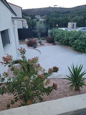 Property grounds - Villa t4 Avec Piscine a Louer du Samedi 3 au Samedi 17 Aout 2024 (Aumelas)