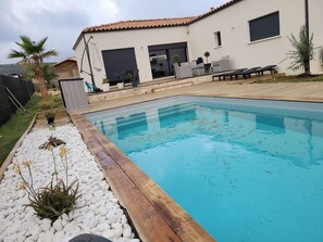 Pool - Villa t4 Avec Piscine a Louer du Samedi 3 au Samedi 17 Aout 2024 (Aumelas)