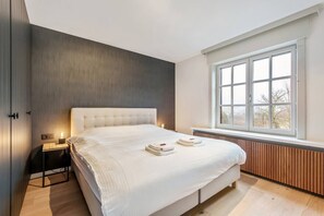 7 habitaciones, tabla de planchar con plancha, wifi y ropa de cama 