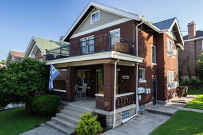 Exterior - Entire Townhouse - 2 Separate Units
(Covington)