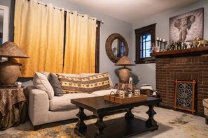 Smart TV - Entire Townhouse - 2 Separate Units

 (Covington)