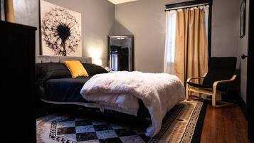 2 bedrooms, iron/ironing board, WiFi, bed sheets