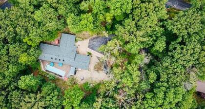 Willow Creek: Mid-Century Oasis