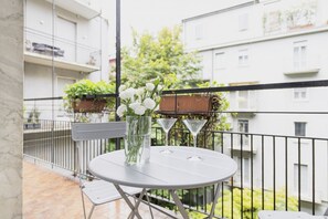 Outdoor dining - Easylife - Bright and spacious residence in the center of Milan (Milan)