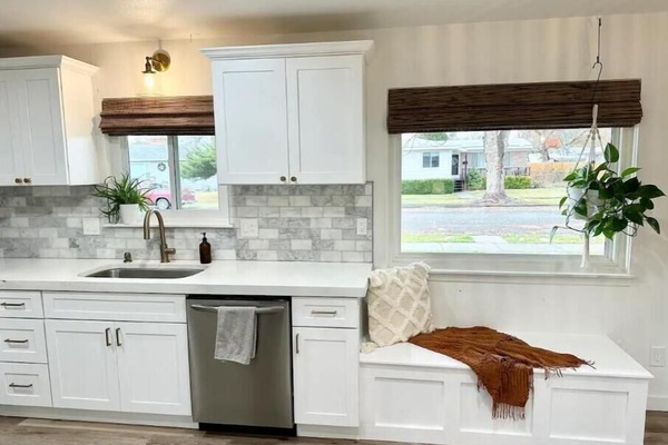 Micro-ondes, four, plaque de cuisson, lave-vaisselle