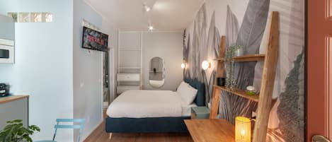 1 bedroom, in-room safe, desk, iron/ironing board