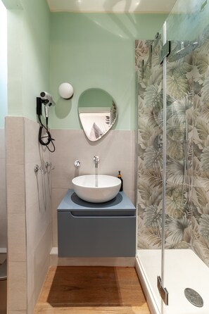 Shower, hair dryer, bidet, towels - Prestige Home - near Sub and Train (Milano)