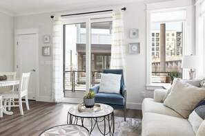 Smart TV - Santorini @ The Cove Riverwalk Villas (Wilmington)