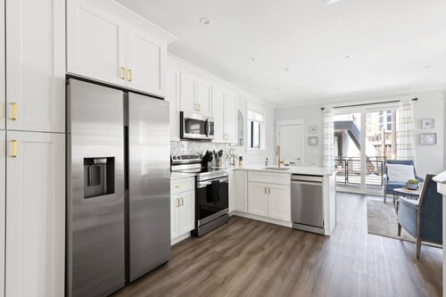 Santorini @ The Cove Riverwalk Villas