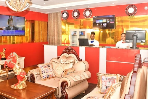 Alim Royal Hotel and Suites