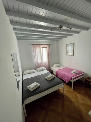 1 bedroom, WiFi, bed sheets