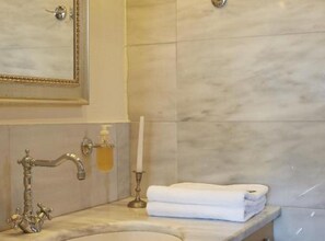 Shower, hair dryer, towels - ISholidays Creta Pleiades Lux 2room Sea View&Pool (Agios Nikolaos)
