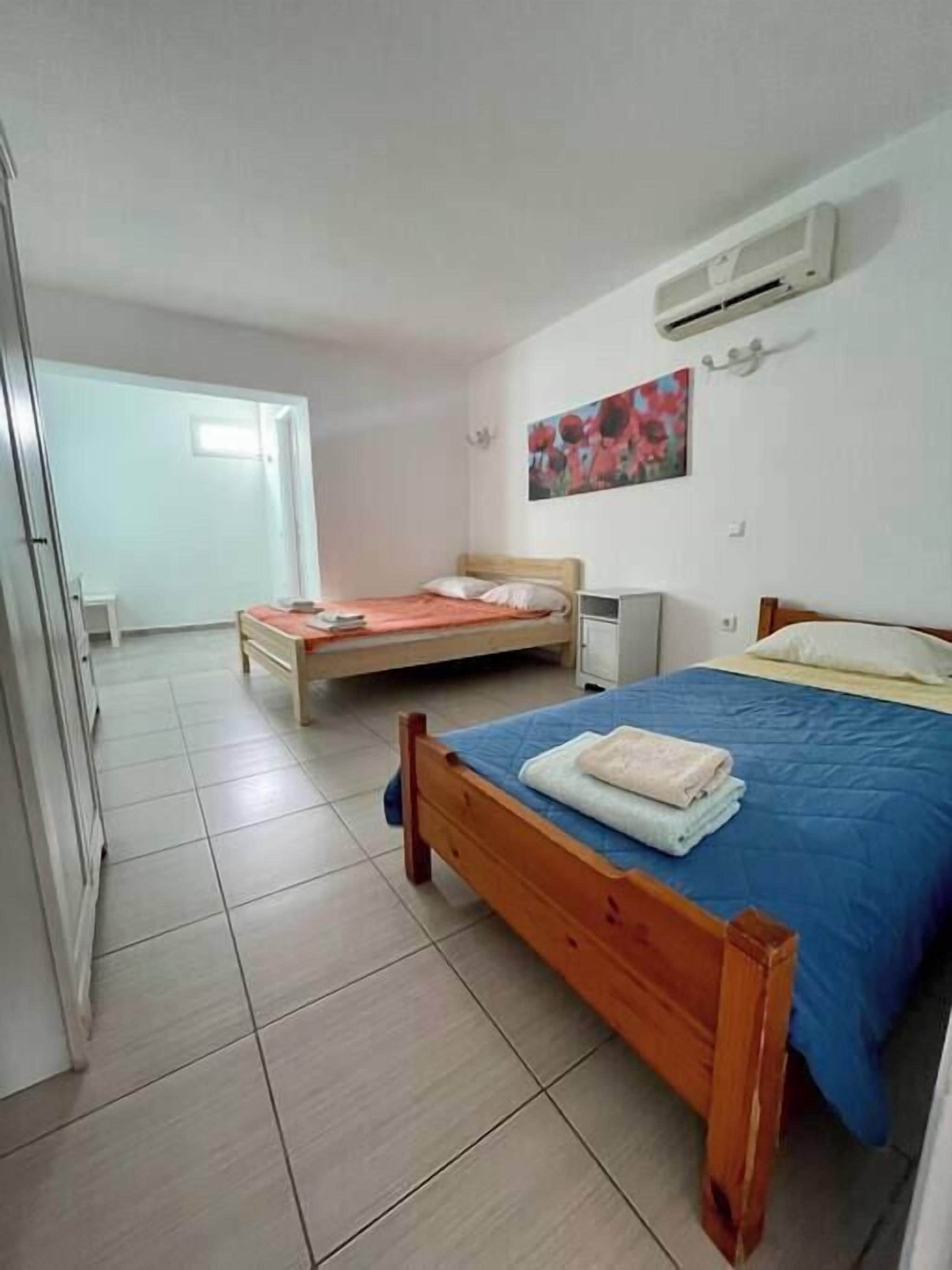 2 bedrooms, WiFi, bed sheets