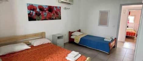 2 bedrooms, WiFi, bed sheets