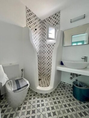 Dutxa, assecador de cabells i tovalloles 