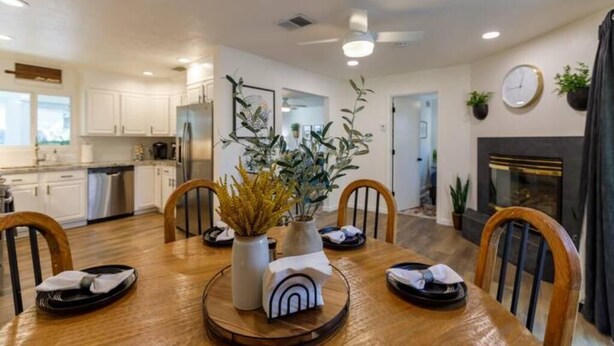 Dining - NEW, Stunning Flagstaff Home w/ Deck and Firepit (Flagstaff)
