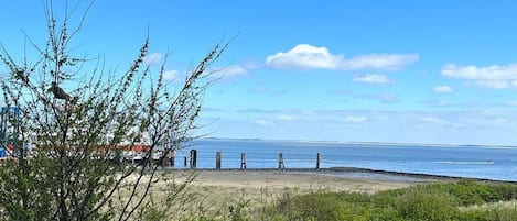 Nära stranden och strandhanddukar