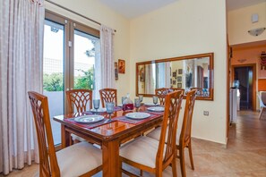 Dining room - Adam Stone Villa (Zakynthos)