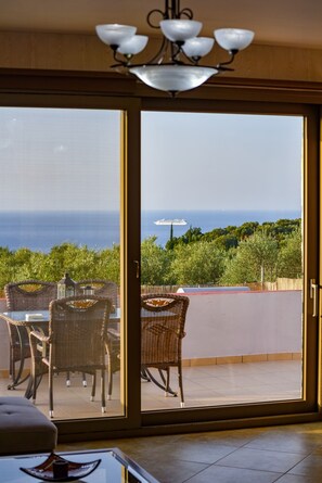 Classic-Villa, 3 Schlafzimmer, Whirlpool | Terrasse/Patio