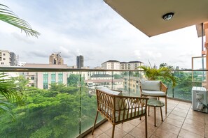 Property grounds - Spacious apartment with pool and scenic city views

 (ikoyi)