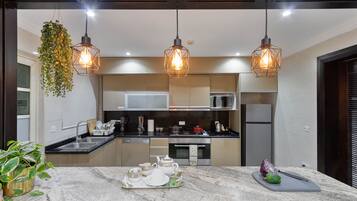 Fridge, microwave, oven, stovetop