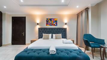 4 bedrooms, desk, iron/ironing board, free WiFi