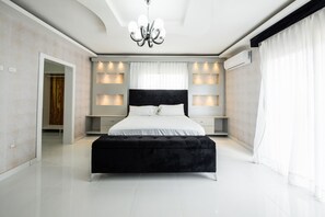 4 bedrooms, iron/ironing board, WiFi, bed sheets - Spacious Villa • Private pool + Events welcome (Higuey ,la Altagracia Dominican Republic)