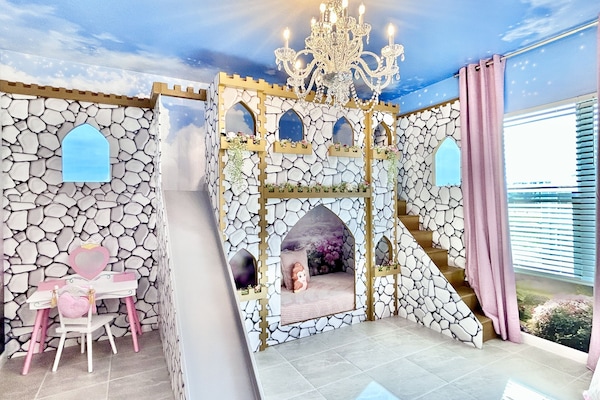 Live your princess dream and rest in the castle