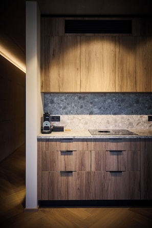 Comfort-Apartment, Balkon, Bergblick | Eigene Küche | Großer Kühlschrank, Mikrowelle, Ofen, Herdplatte