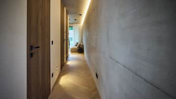 Comfort Apartment, Balcony, Mountain View | Hypo-allergenic bedding, in-room safe, laptop workspace