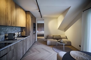 Deluxe Apartment, Balcony, Mountain View | Living area