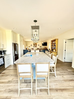 Fridge, microwave, oven, stovetop - Tennis Bungalow close to Rome Tennis Center at Berry and Pickle Ball (Rome)