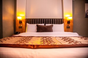 Executive Room | In-room safe, individually decorated, individually furnished, desk - Golden Tulip Lekki (Lekki)