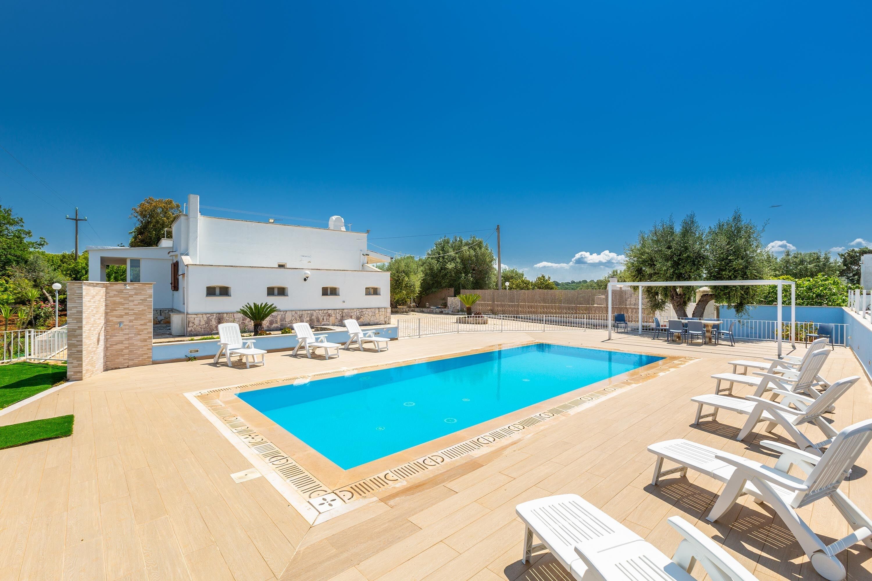 Seasonal outdoor pool