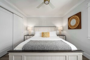 2 bedrooms, desk, iron/ironing board, free WiFi - Surfside at The Cove Riverwalk Villas (Wilmington)