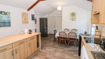 Dishwasher, cookware/dishes/utensils