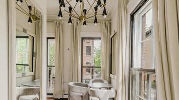 TV, fireplace, offices