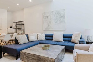 Fernseher, Kamin, Stereoanlage, Arbeitsbereiche