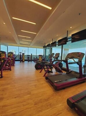 Fitness facility - A luxurious sea view 2 bedrooms apartment (Al HIDD)