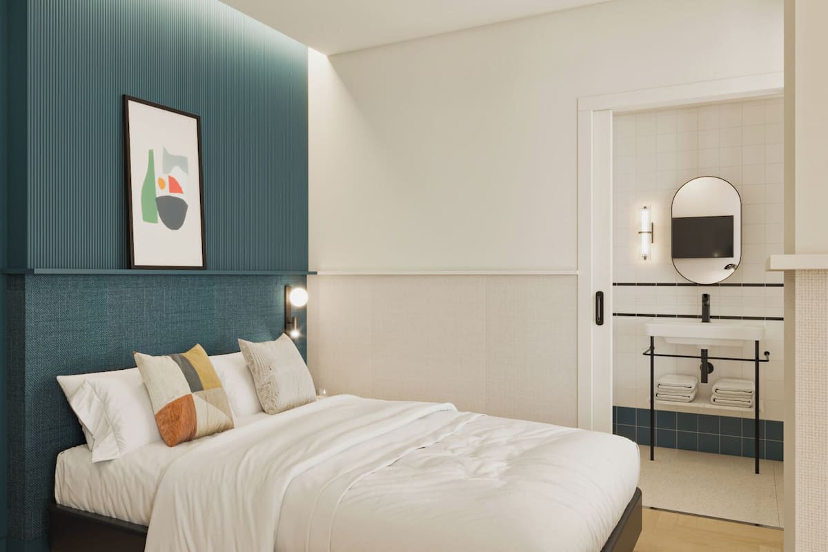 1 bedroom, minibar, blackout curtains, soundproofing