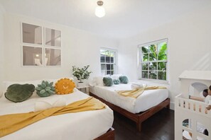 4 habitaciones, escritorio, tabla de planchar con plancha y wifi gratis