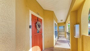 Apartment (3 Bedrooms) | Property amenity - Bradenton Beach Club Bliss-2 Bedroom-2 Bathroom Condo-2 Pools-hottub-private Beach Access (Bradenton Beach)